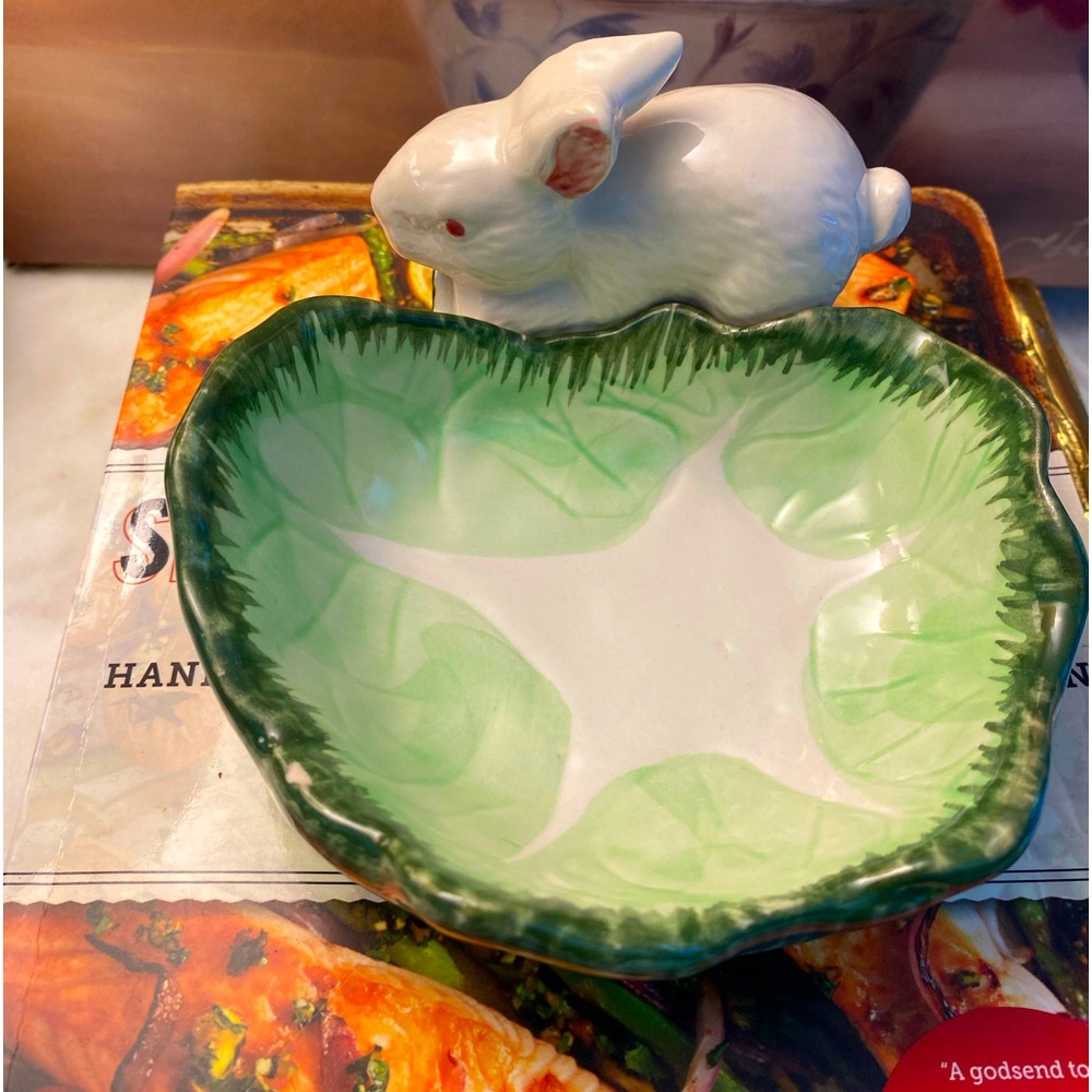 Small cabbage leaf bunny saucer. Vintage and beautiful.